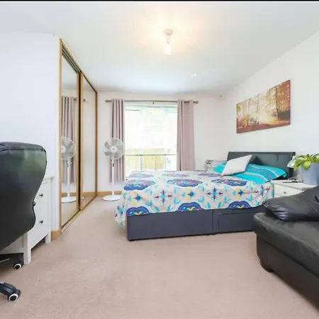 Luxurious Ensuite Double Room Close To Heathrow West Drayton  Exterior photo
