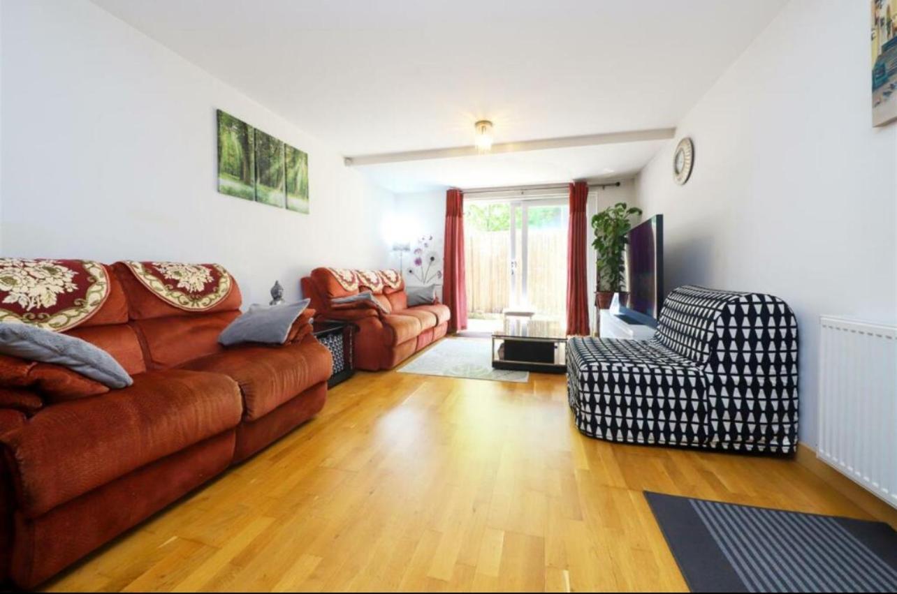 Homestay Luxurious Ensuite Double Close To Heathrow *